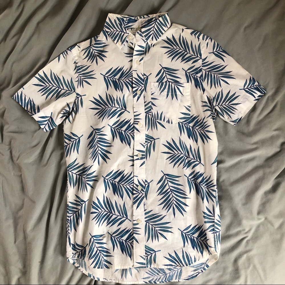 Old Navy Tropic Botanical Short Sleeve Button Down